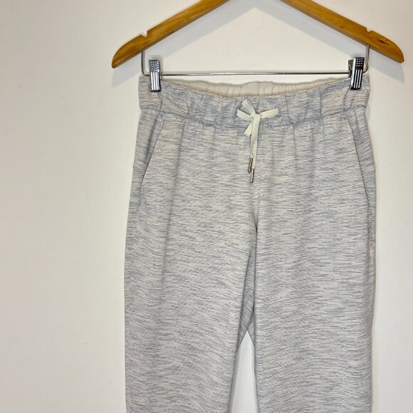 Lululemon Size 4 On the Fly Striped Cropped Pants We are from Space Ice Gray C67 - Picture 2 of 16